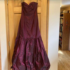 Gorgeous burgundy Jessica McCintock for Gunnie Sax prom dress, size 3